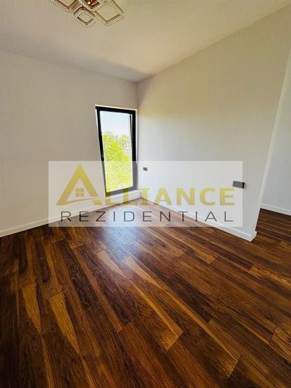 Casa individuală 4 camere - 3 băi  teren 300 mp ! - 6