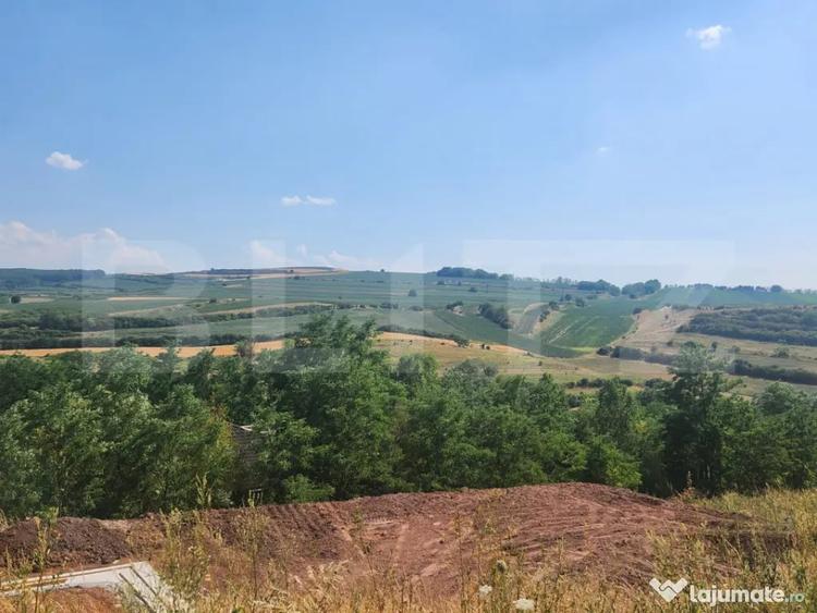 Teren de 827 mp, în Ciugud