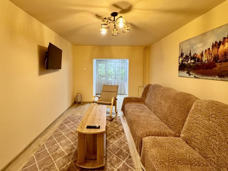 Apartament cu 3 camere decomandat, mobilat în Lipovei