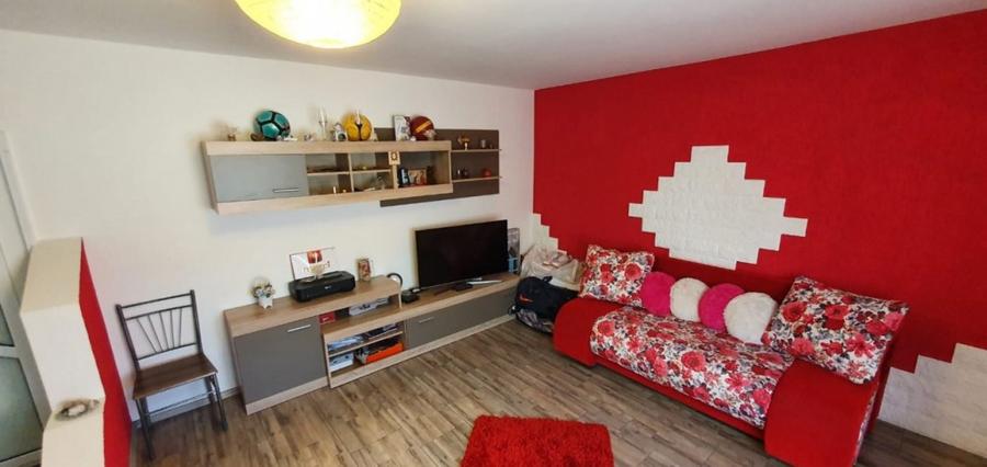 Casă cu 5 camere cu Teren 1080 Mp în Blejoi