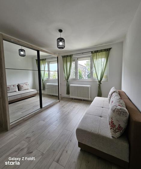 Apartament cu 3 camere decomandat în Iosia