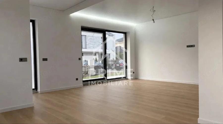 Apartament cu 3 camere decomandat în Micești