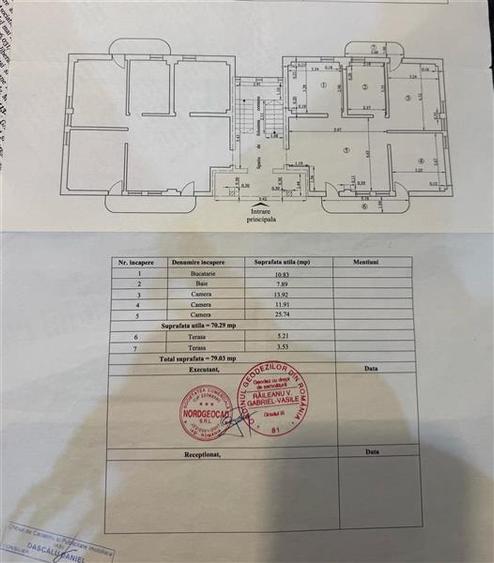 Apartament cu 3 camere decomandat, mobilat în Bucium