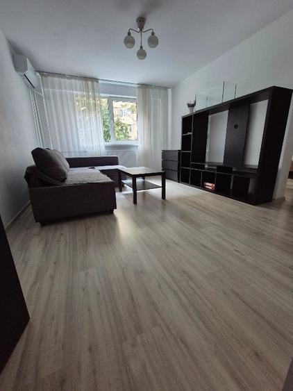 Apartament cu 2 camere semidecomandat, mobilat în Pantelimon