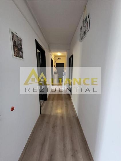 Apartament cu 3 camere decomandat, mobilat în Berceni