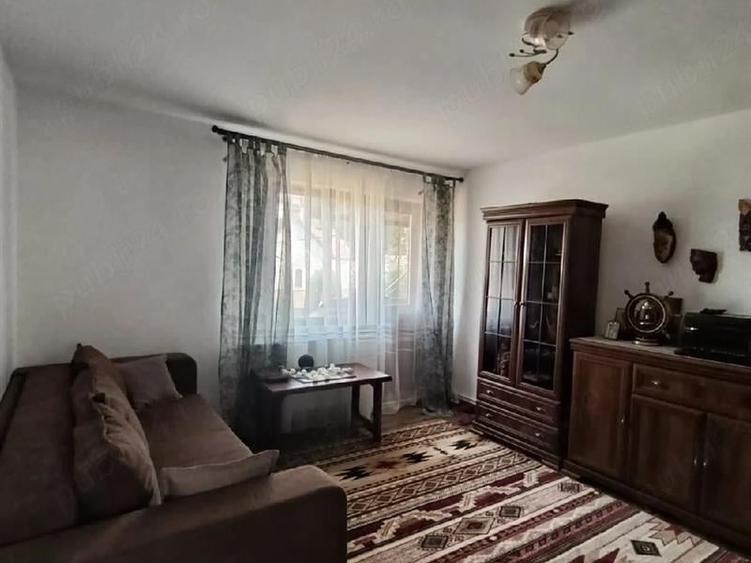 Casă individuală cu 2 camere cu Teren 250 Mp în Central