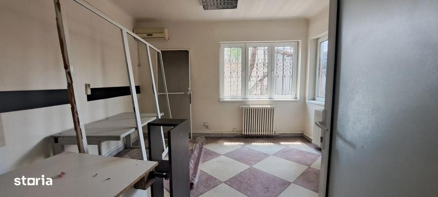 Casă cu 4 camere în Alexandriei