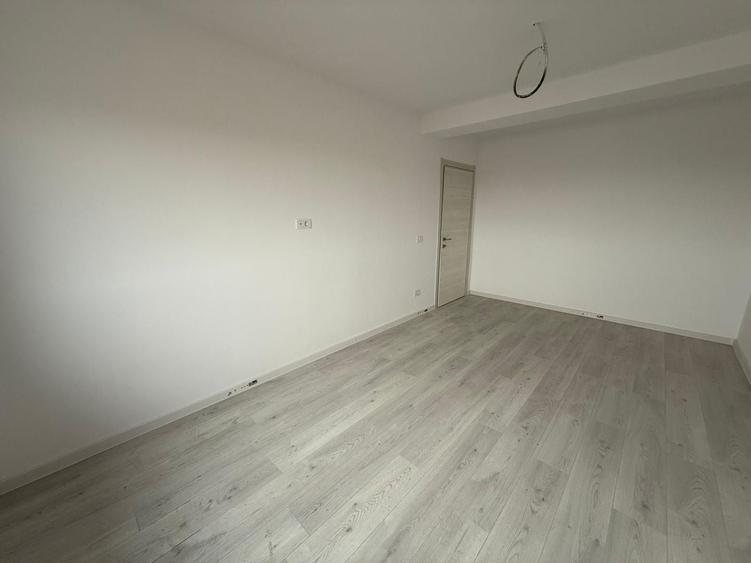 Apartament cu 2 camere decomandat în Girocului