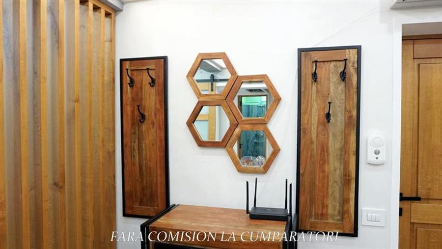 Apartament cu 4 camere decomandat, mobilat în Central