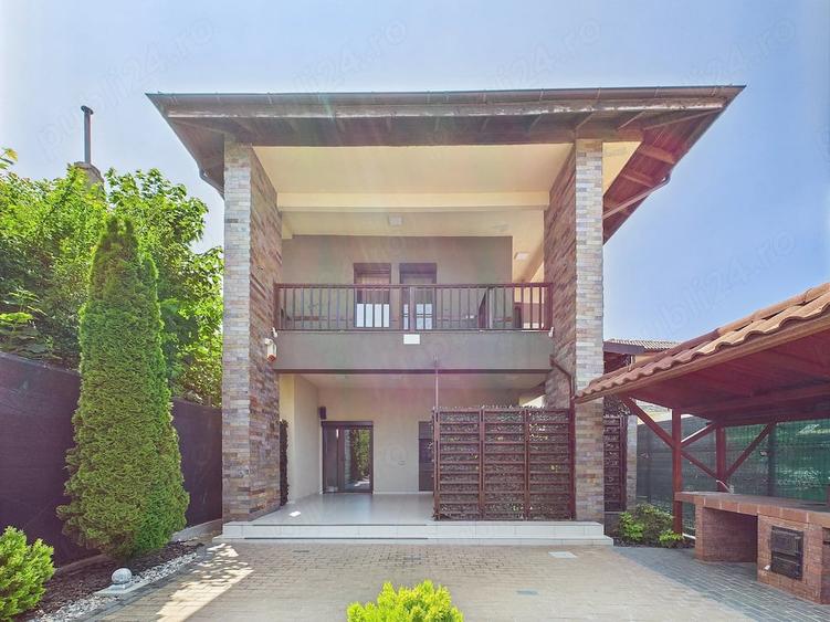 Casă cu 4 camere cu Teren 427 Mp în Central