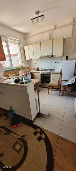 Casă cu 10 camere cu Teren 203 Mp în Rahova