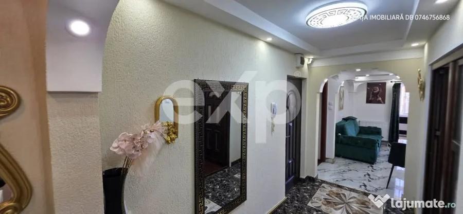 Apartament cu 4 camere decomandat în Central