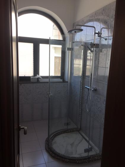 Casă cu 7 camere cu Canalizare în Băneasa