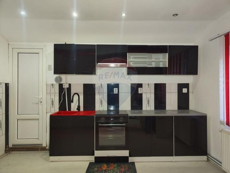 Casa de vanzare cu teren de 2175 mp,anexe si livada generoasa | Mailat - 3