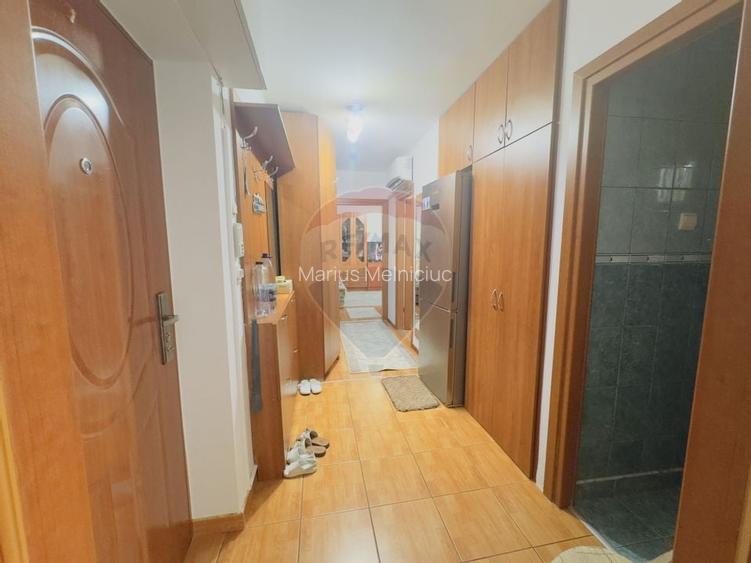 Apartament 3 camere Cantemir/loc de parcare