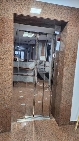 Spațiu premium birouri sau clinică, 2 corpuri, 12 parcări, lift, terasă - 7500 E - 7