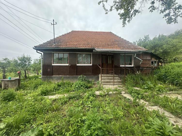 Casa, anexa si teren intravilan - 4