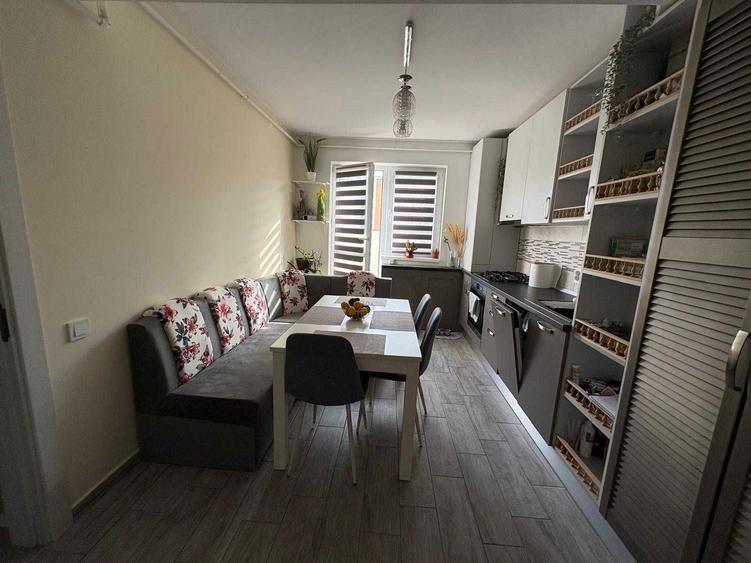 Garsoniera decomandata, 40 mp, terasa 18 mp - 2