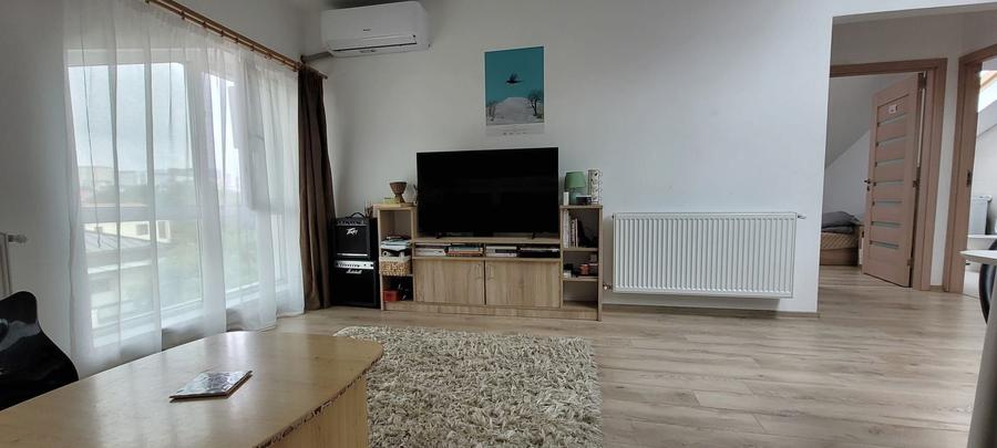 De vânzare apartament cu trei camere în Bună Ziua - 2
