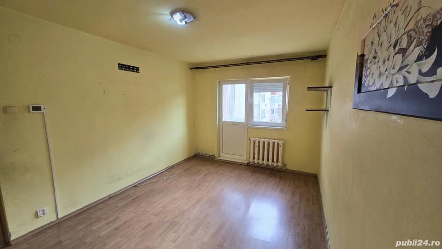 De vanzare Apartament 2 camere decomandat - 1