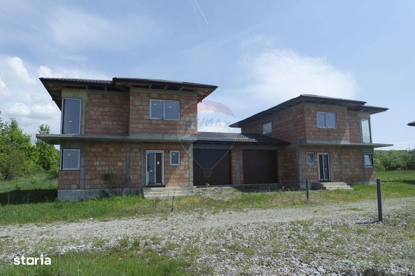 CASA CUPLATA DE VANZARE la rosu sau la semifinisat in Tau?ii Magherau? - 9
