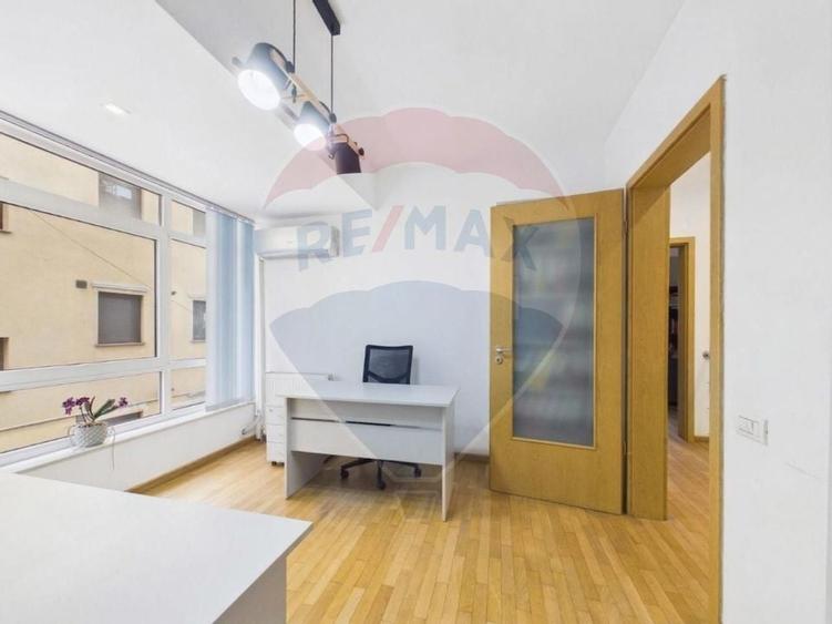 Apartament 4 camere recompartimentat din 3, P-ta Unirii | Parcare - 18