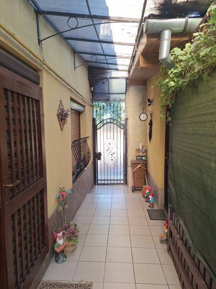 Casa centrală cu curte proprie - 3