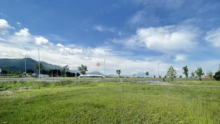 Teren intravilan - Zona Comerciala de interes - 10