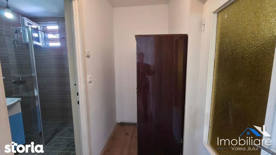 Apartament 2 camere - Lupeni | Intre spital si Lidl | Etaj 4/10 - 8
