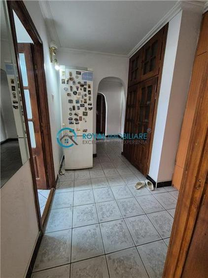 Royal Imobiliare - Vanzare apartament 3 camere zona Malu Rosu - 13