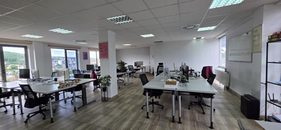 Vanzare spatiu birouri 135 mp, compartimentat, luminos, acces facil - 1