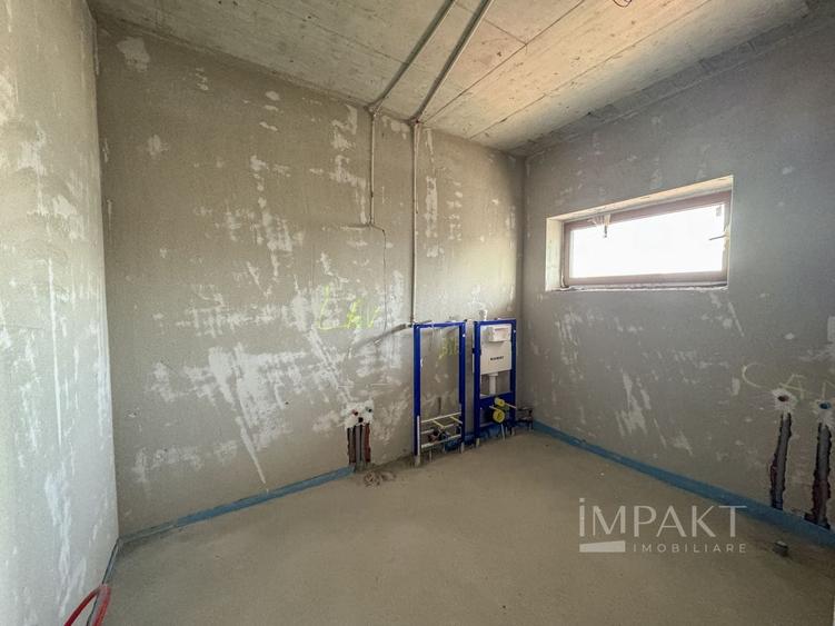 Duplex cu 8 camere cu Canalizare în Bună Ziua