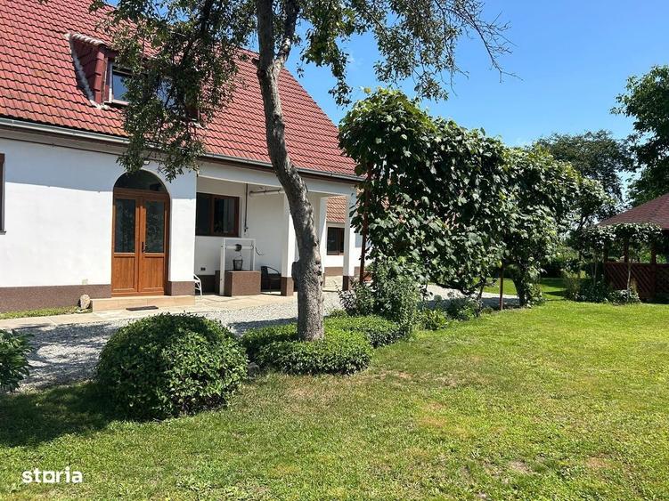 Casă cu 4 camere în Arpașu de Sus
