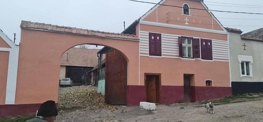 Casa traditionala cu pivnita, anexe caramida 60mp si curte spatioasa - 2
