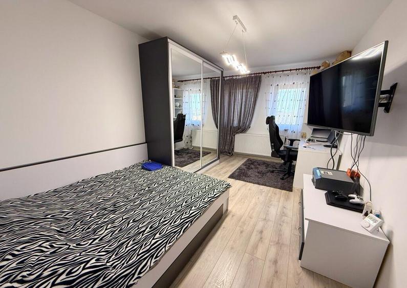 Duplex Mobilat / 5 Camere / 2 Bai / Teren 250 mp - 12