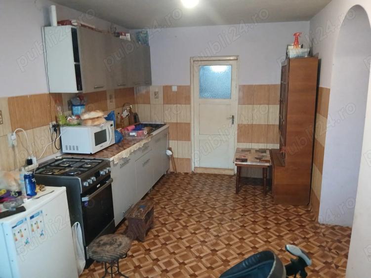 Casa de vanzare foarte ieftina si cu utilitati bune - 1