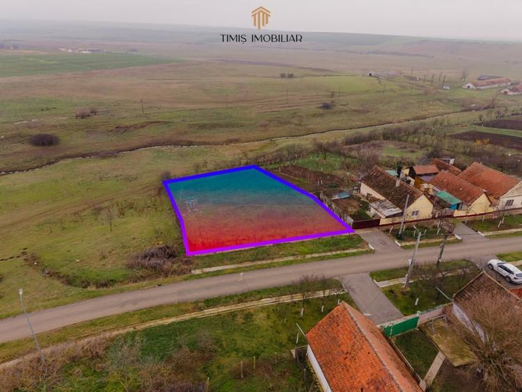 Teren Ianova 1200 mp, vatra satului | asfalt, utilitati | Comision 0% - 4