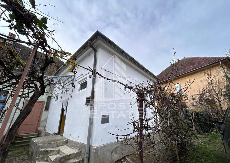 Apartament cu 3 camere la casa in zona Complexului Studen... Apartament cu 3 camere la casa in zona Complexului Studen...