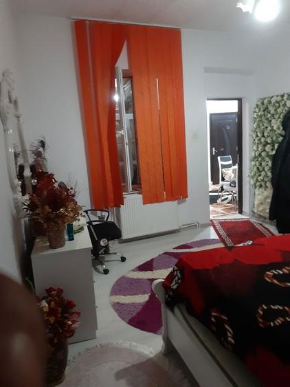 Vand casa in Roman -zona biserica SF Gheorghe - 2