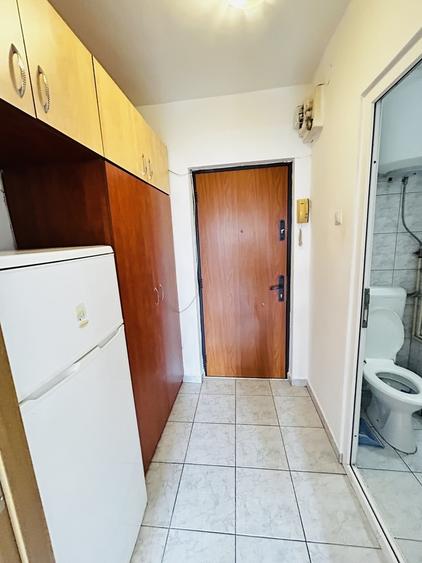 Titan -Costin Georgian 5 min metrou Inchiriere Garsoniera - 3