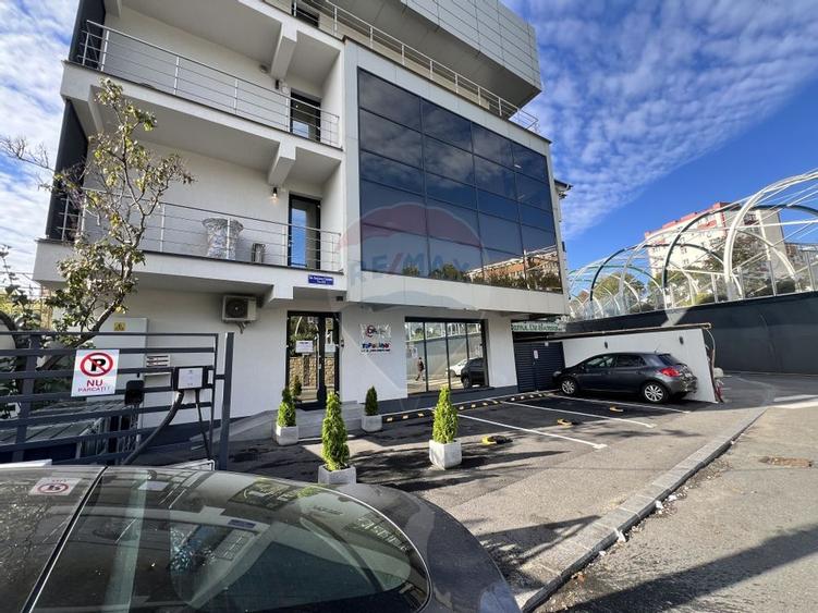 Spatiu comercial modern de inchiriat / 2 locuri de parcare - 4