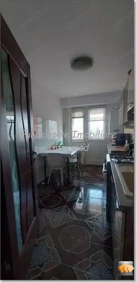 De vanzare apartament cu 3 camere, zona ICIL - 6