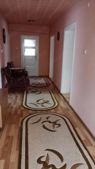 Vand casa cu anexe - 5