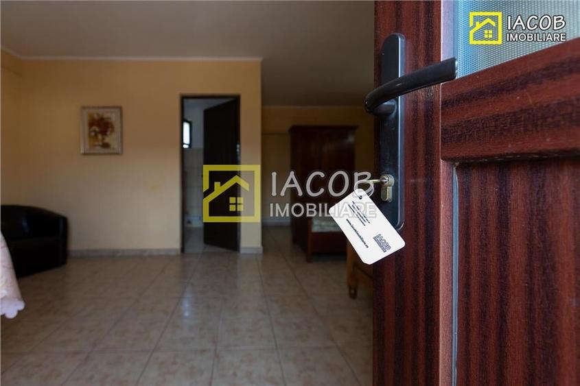 Pensiune cu 15 camere de cazare, restaurant, corpuri administrative, terenuri cu - 13