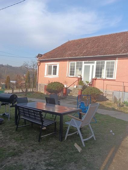 Vand doua case pe o curte, Nicula jud Cluj - 2