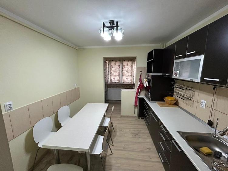 Apartament 3 camere - Bd. Constructorilor Crangasi - 11