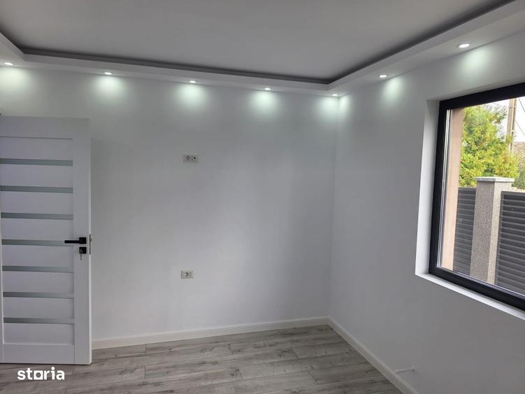 Casă cu 4 camere în Trifești