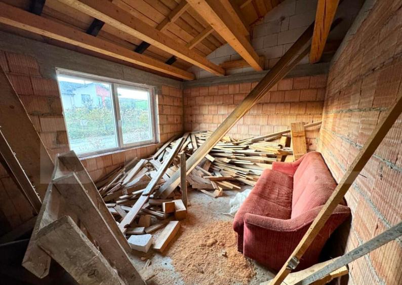 Casa de vanzare, 90 mp, zona Sigmir - 10