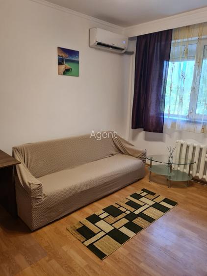 Garsoniera la cateva minute de gara