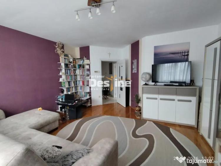 Apartament de vanzare 2 camere, decomandat, mobilat - 1